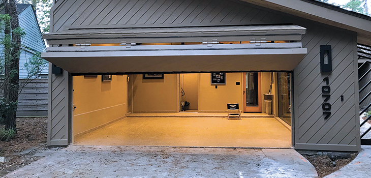Vertical Bifold Garage Door Repair in Oak View 